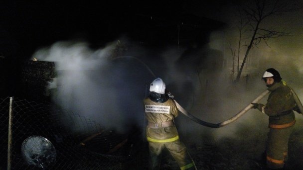 Пожарные подразделения выезжали на пожар в Вельском МО