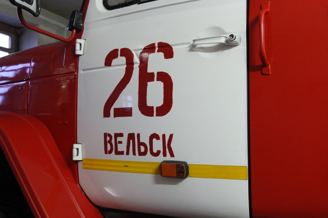 Пожарно-спасательные подразделения выезжали на пожар в г. Вельске