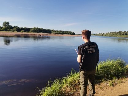 В Вельском районе проводится проверка по факту гибели местного жителя во время купания в реке